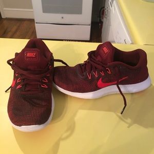 Nike flex tennis shoes